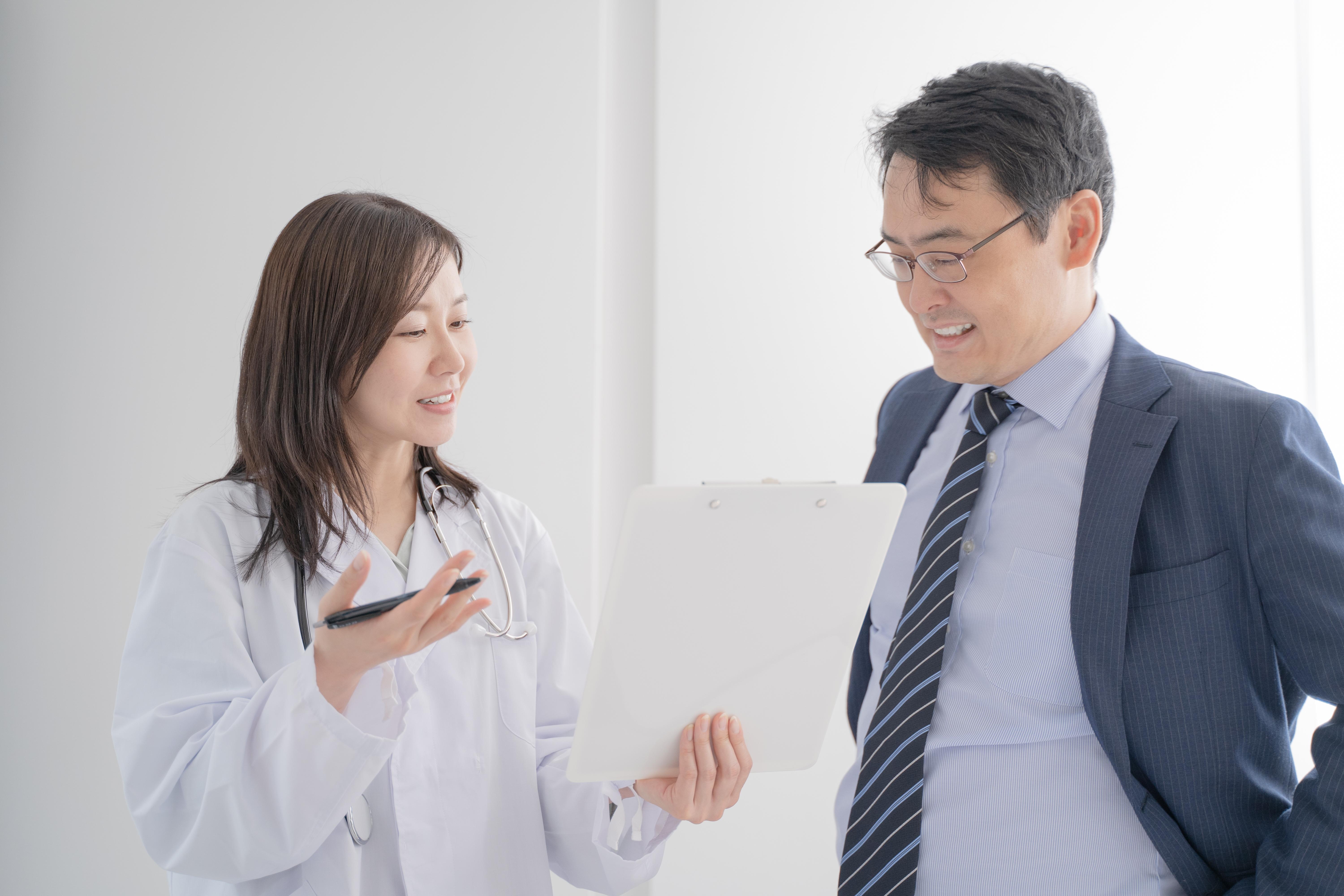 CRAとCRCはどんな仕事をする職種なの？治験とどのように関わるの？