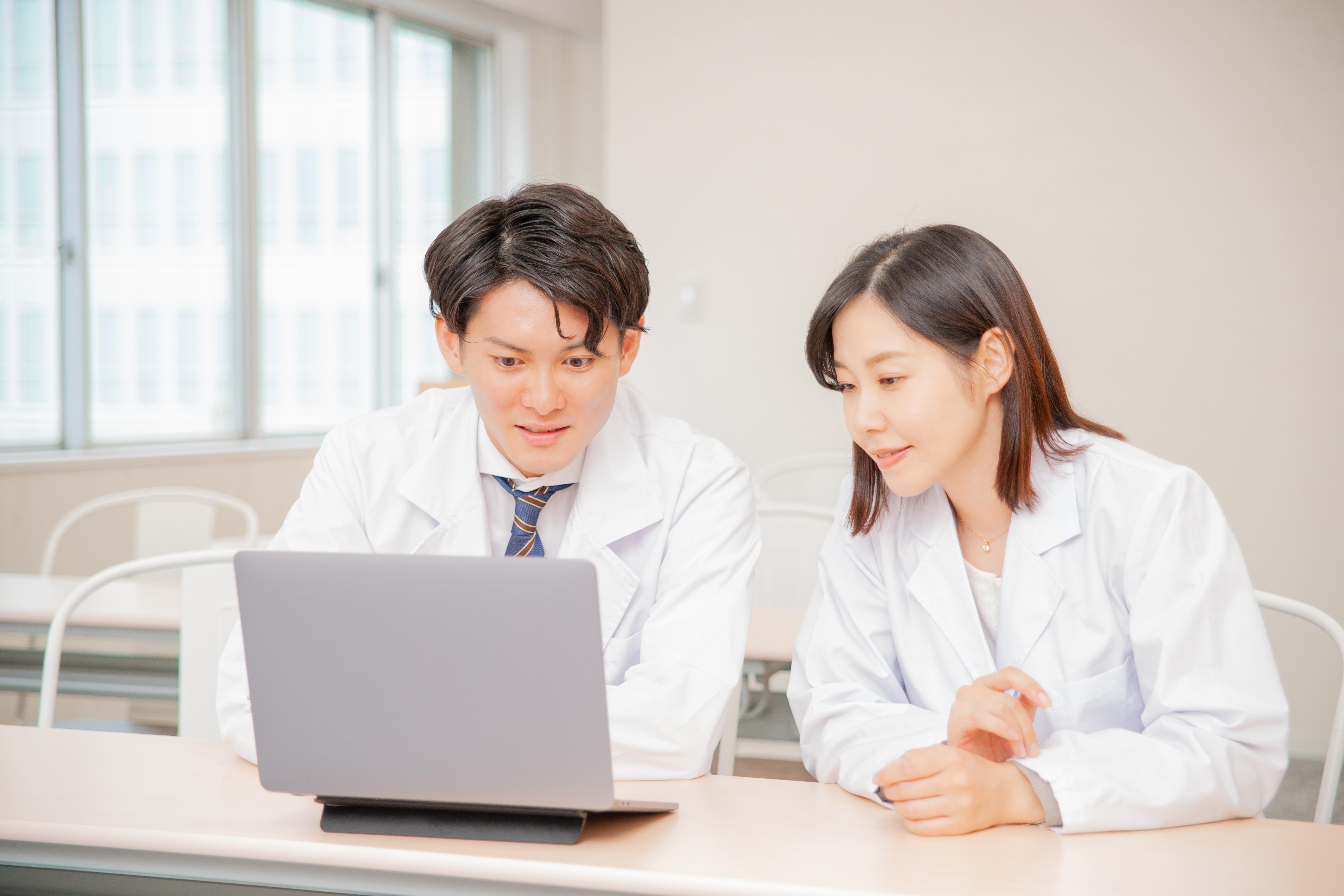 CRAとCRCを徹底比較！違いを知って自分にあった職種を選ぼう