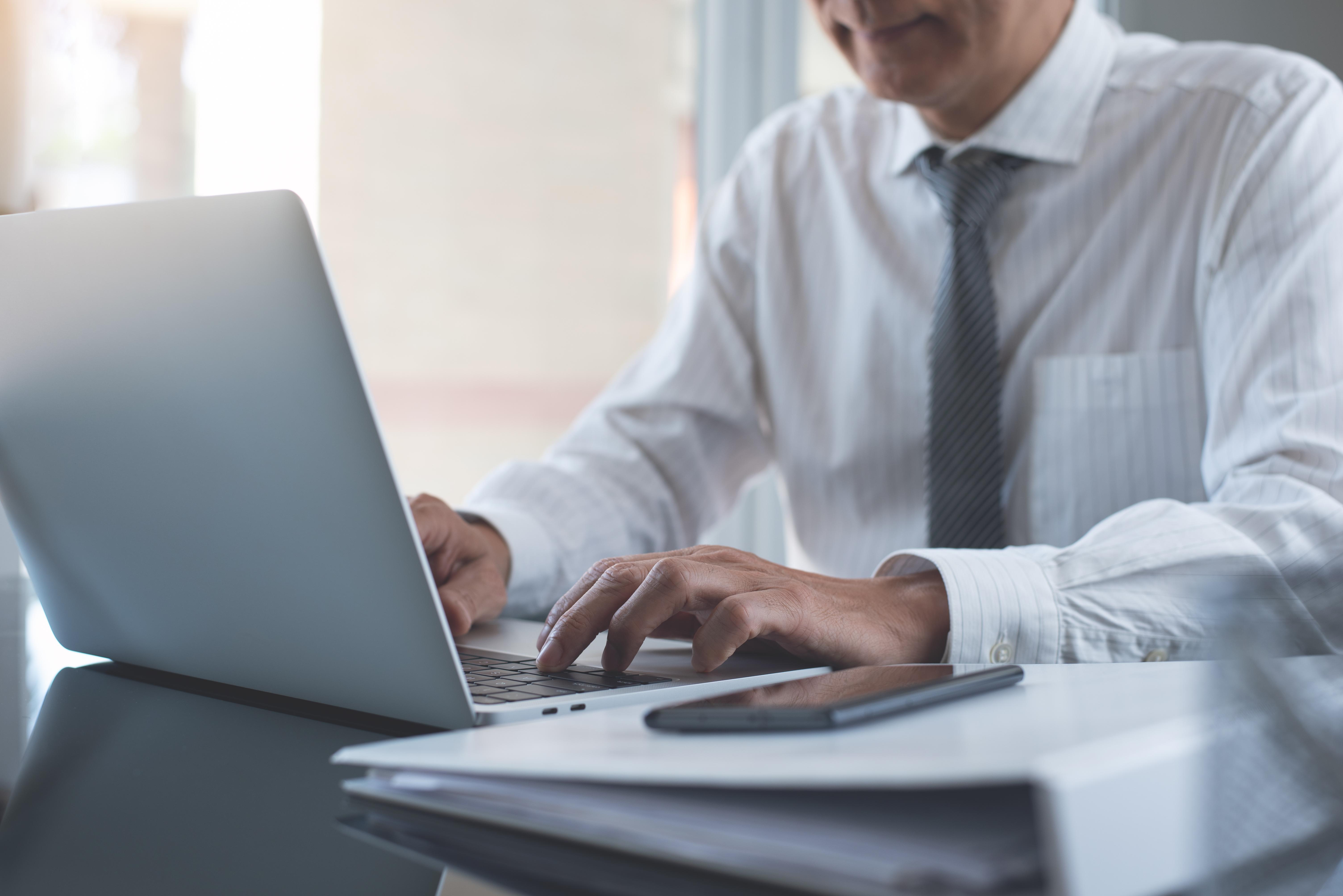 MRになるのに有利な学校や学部はある？