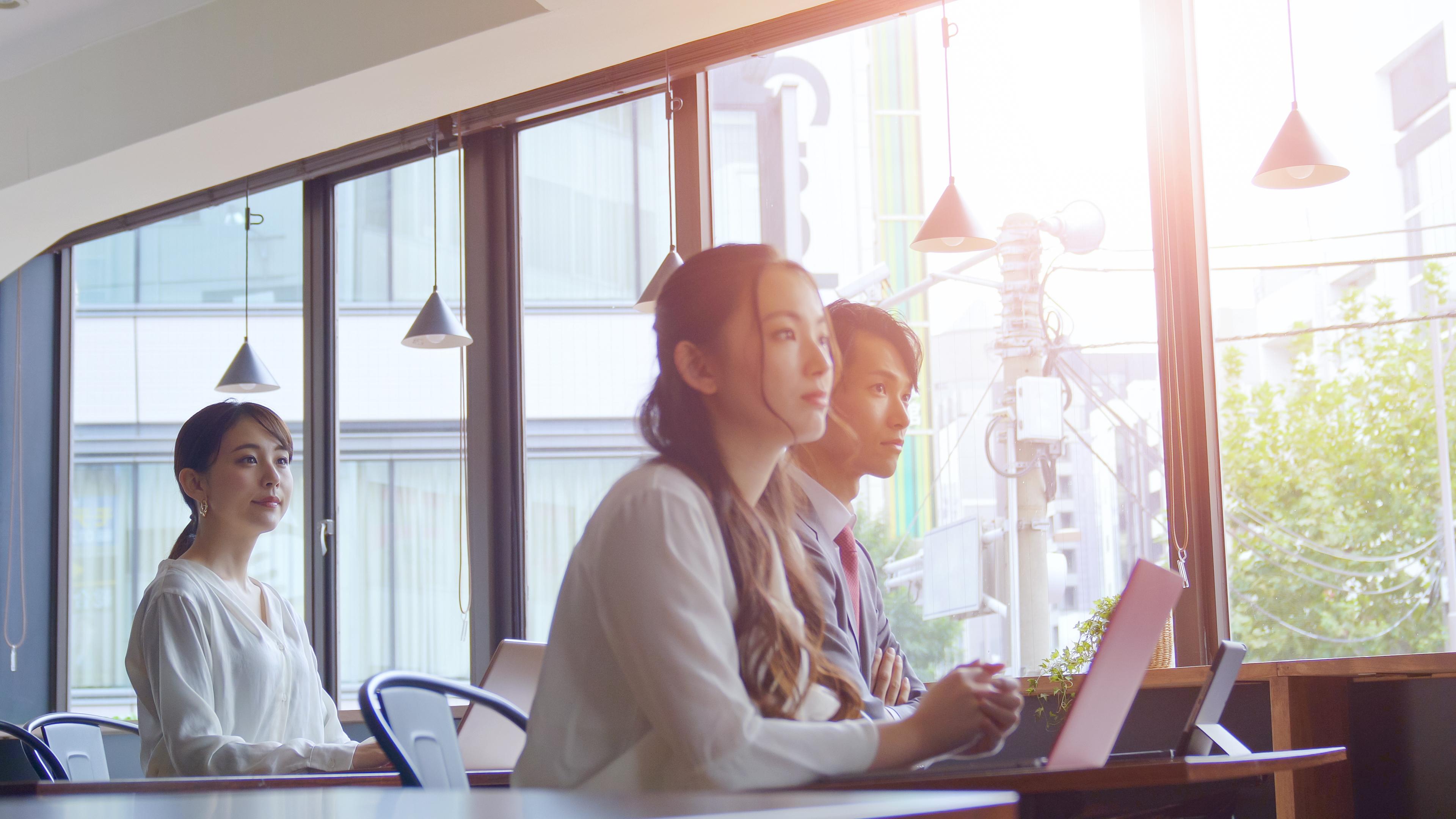 DI業務の年収・働き方を解説——製薬会社と医療機関の違い