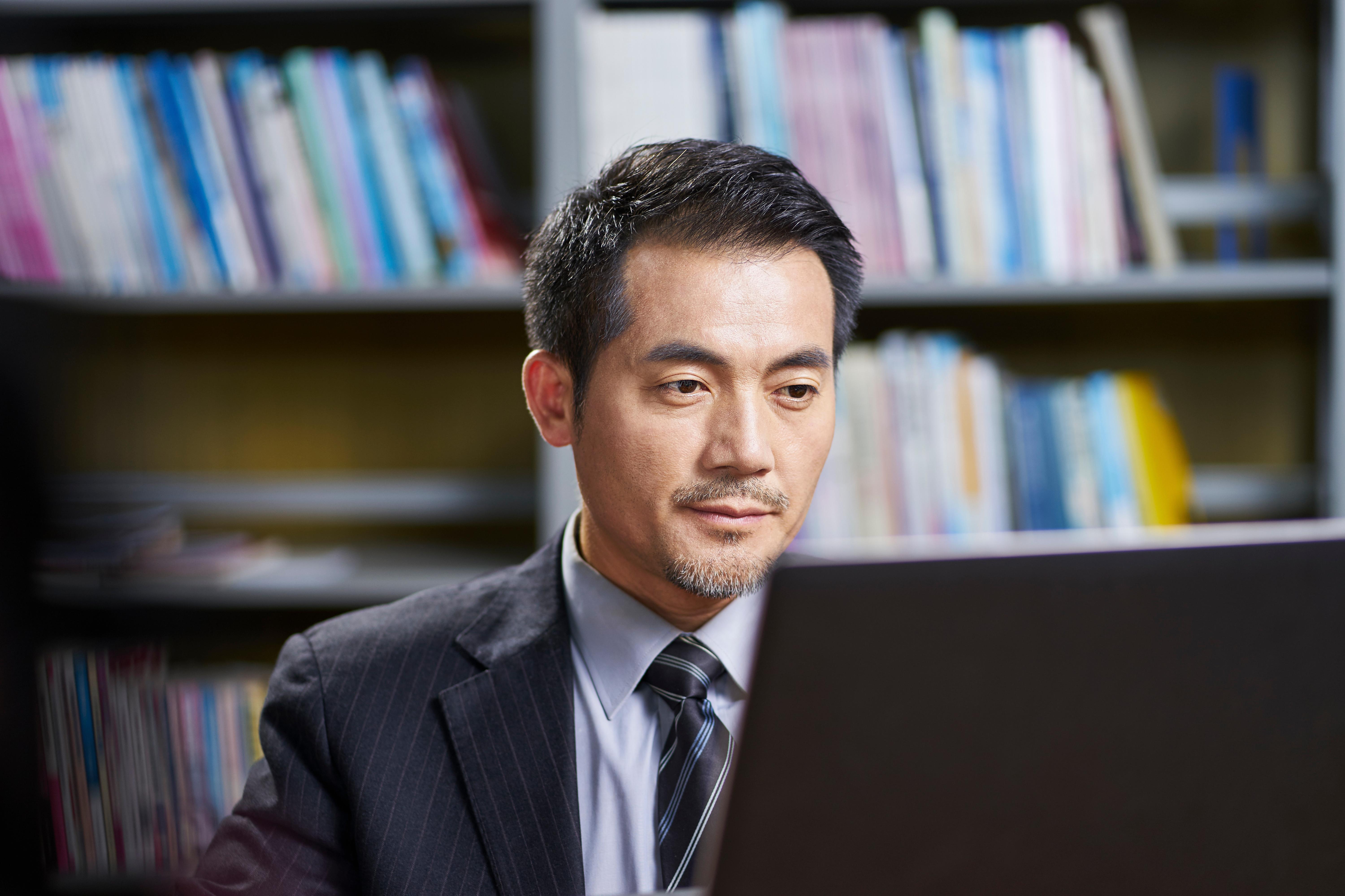 薬事の中心ポジション！薬事申請担当者（RA）とは