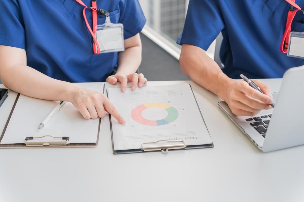 男性看護師の需要と将来性をデータから読み解く