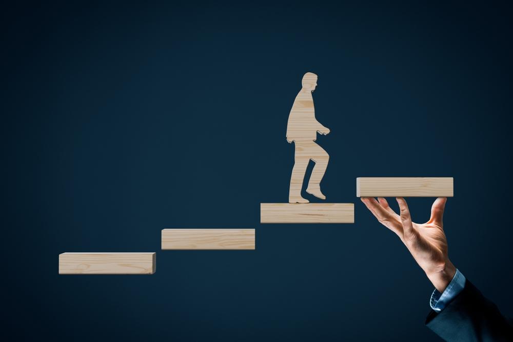 採用で評価されるスキル・資格・標準規格：最短ロードマップ