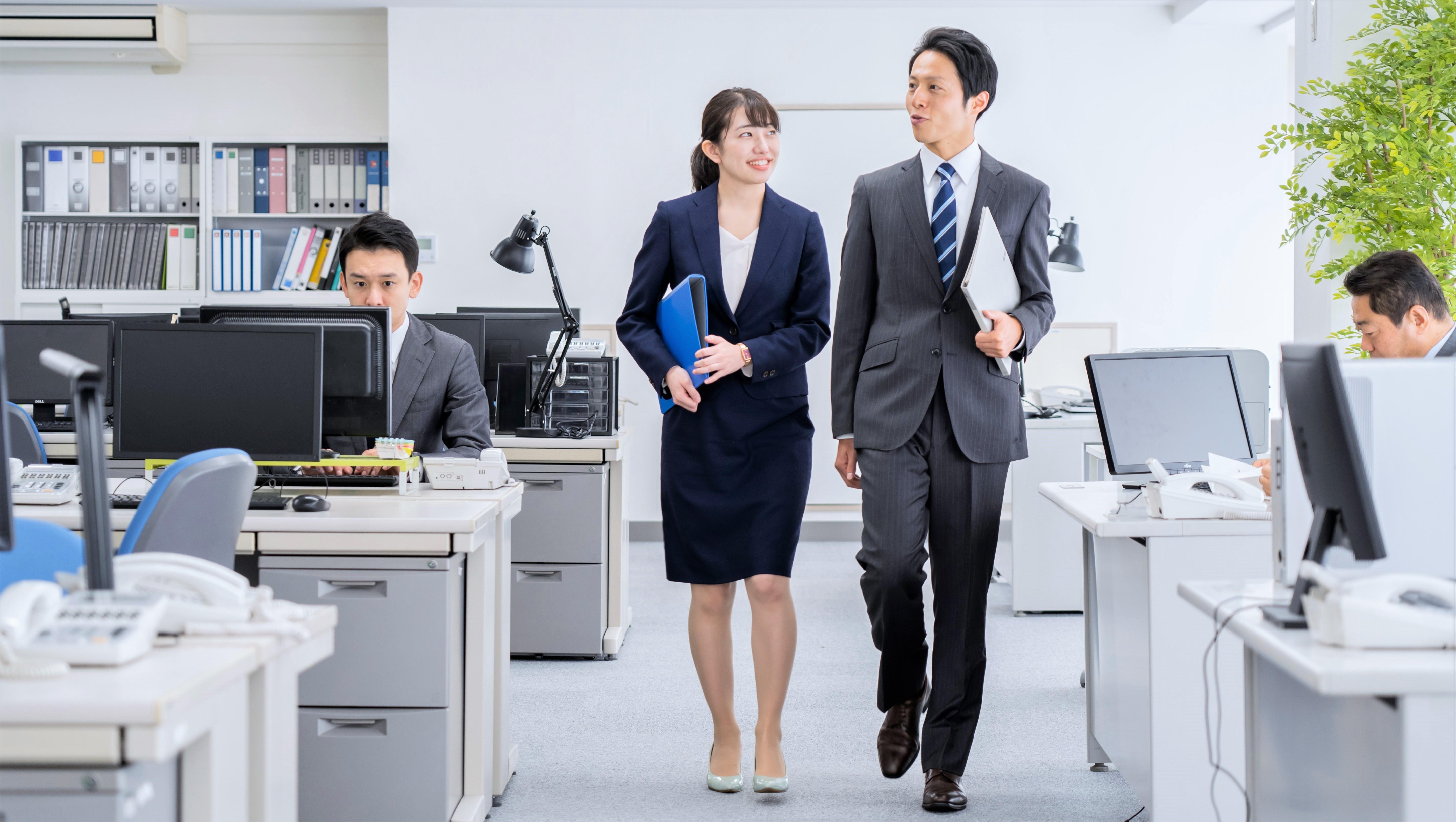 OJT研修｜先輩MRと行動しながら実務を身につける