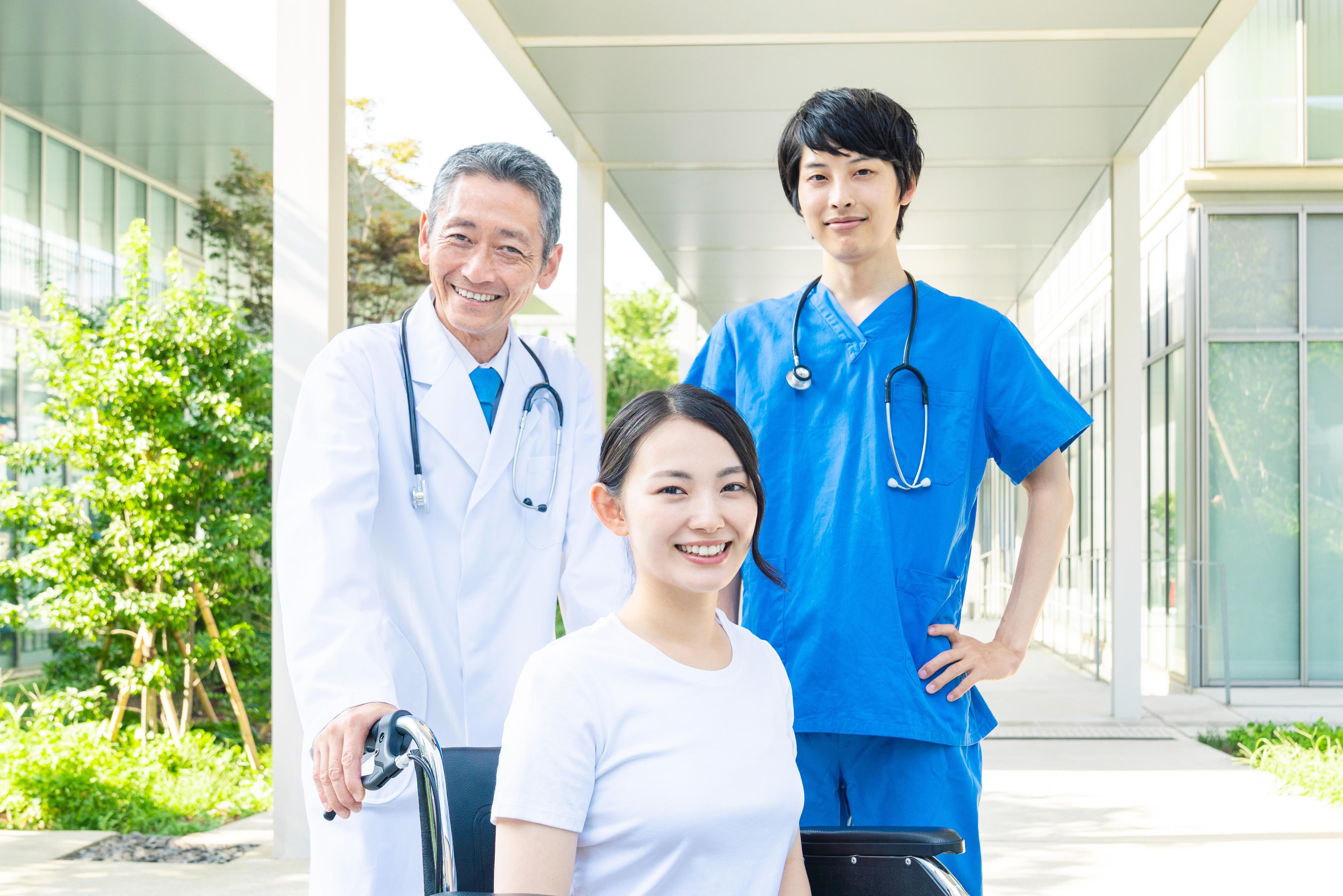 【病院などの医療機関】医師や看護師だけではない！資格不要の仕事もある