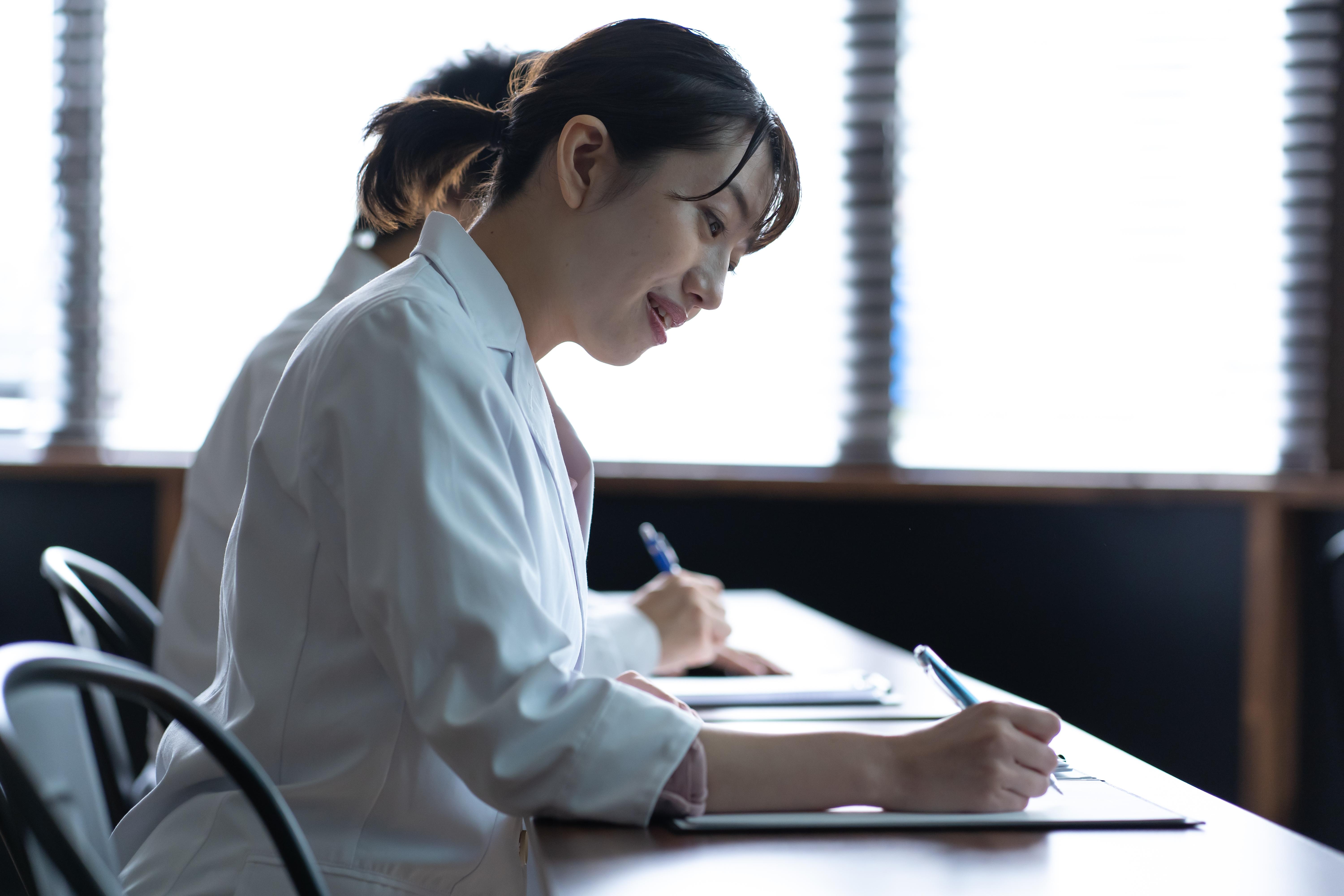 ママ薬剤師が復職する際の求⼈選びで重視したい3つのポイント