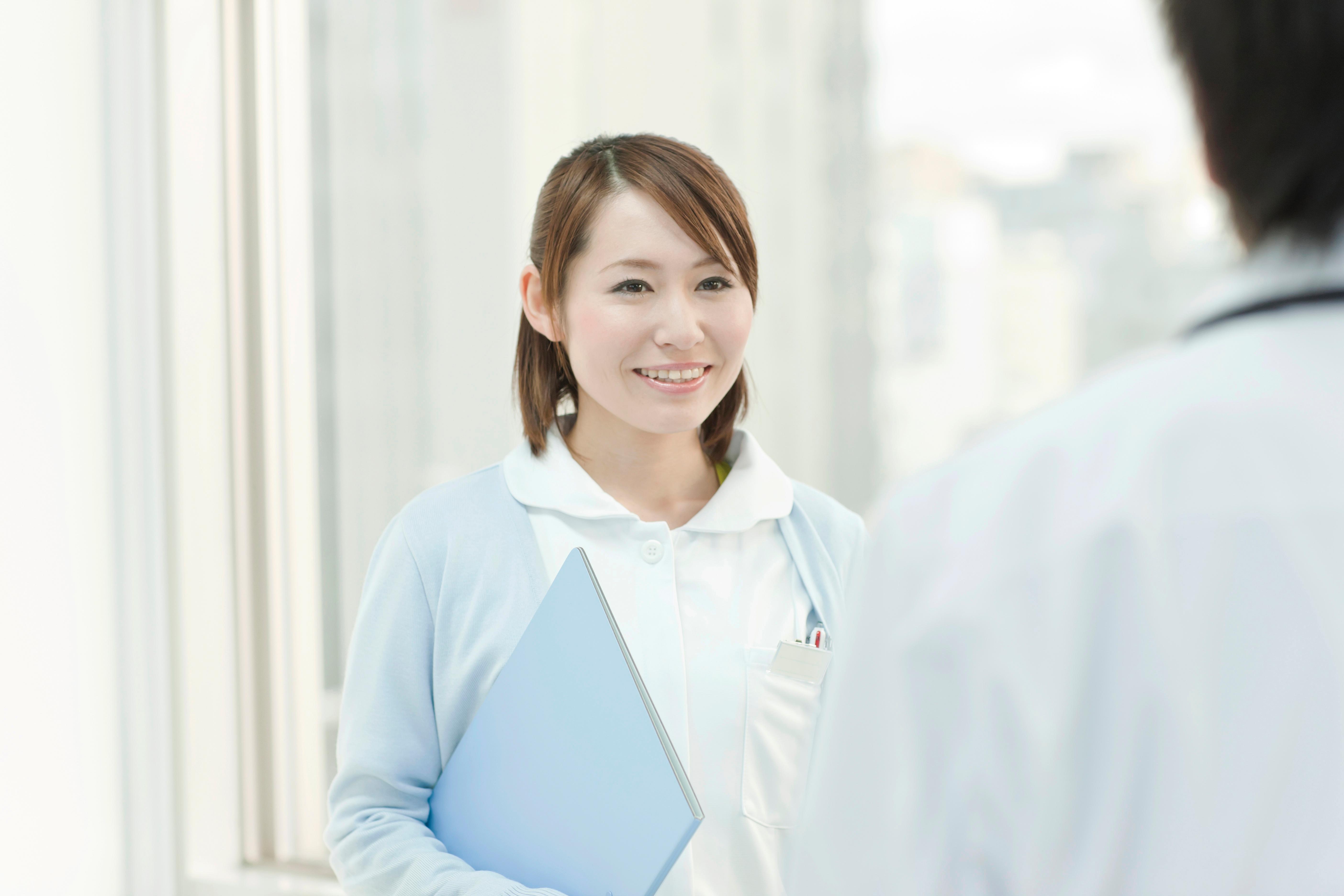 当てはまったら要注意！転職で後悔する看護師の特徴とは