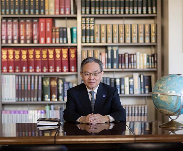 静かなるものは遠くまで歩む